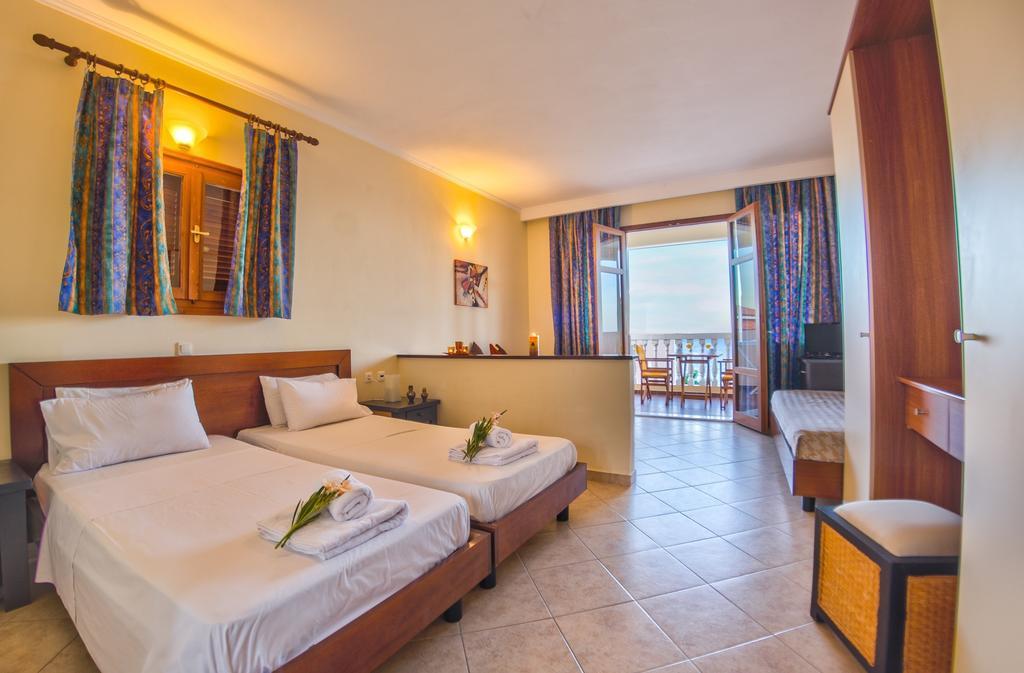 Loukas Apartments On The Waves Трагаки Номер фото