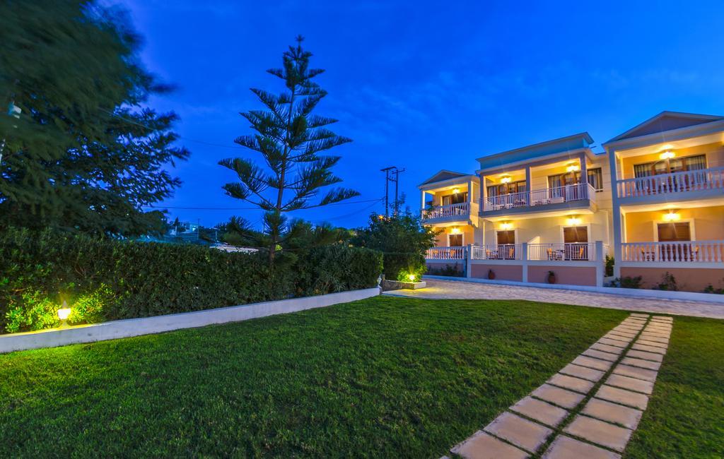 Loukas Apartments On The Waves Трагаки Номер фото